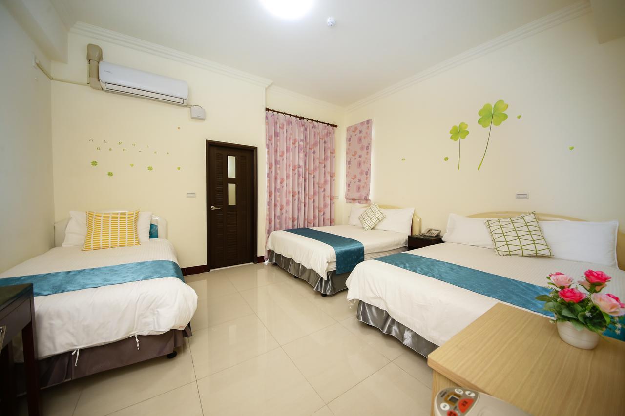 Xin Jing Zhan Homestay Хуалиен Сити Екстериор снимка