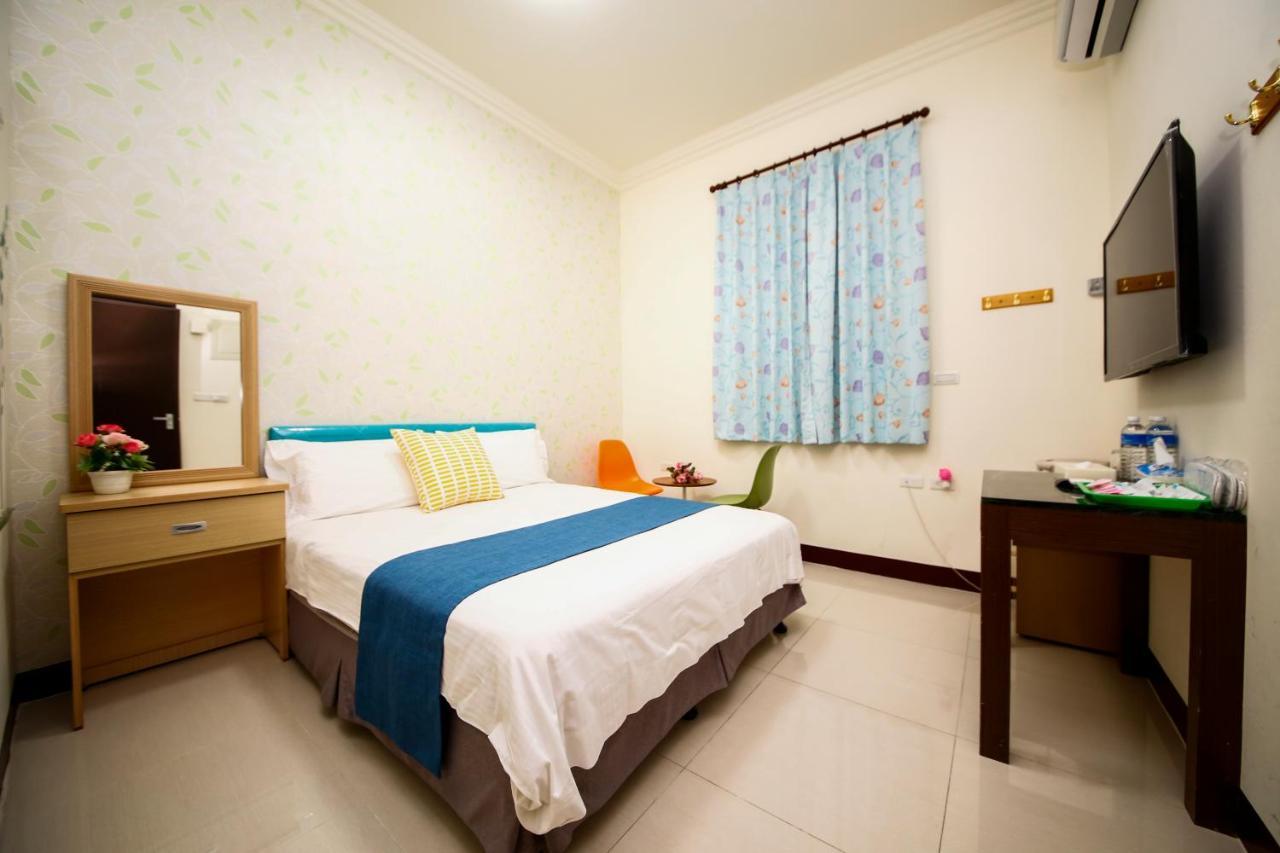 Xin Jing Zhan Homestay Хуалиен Сити Екстериор снимка